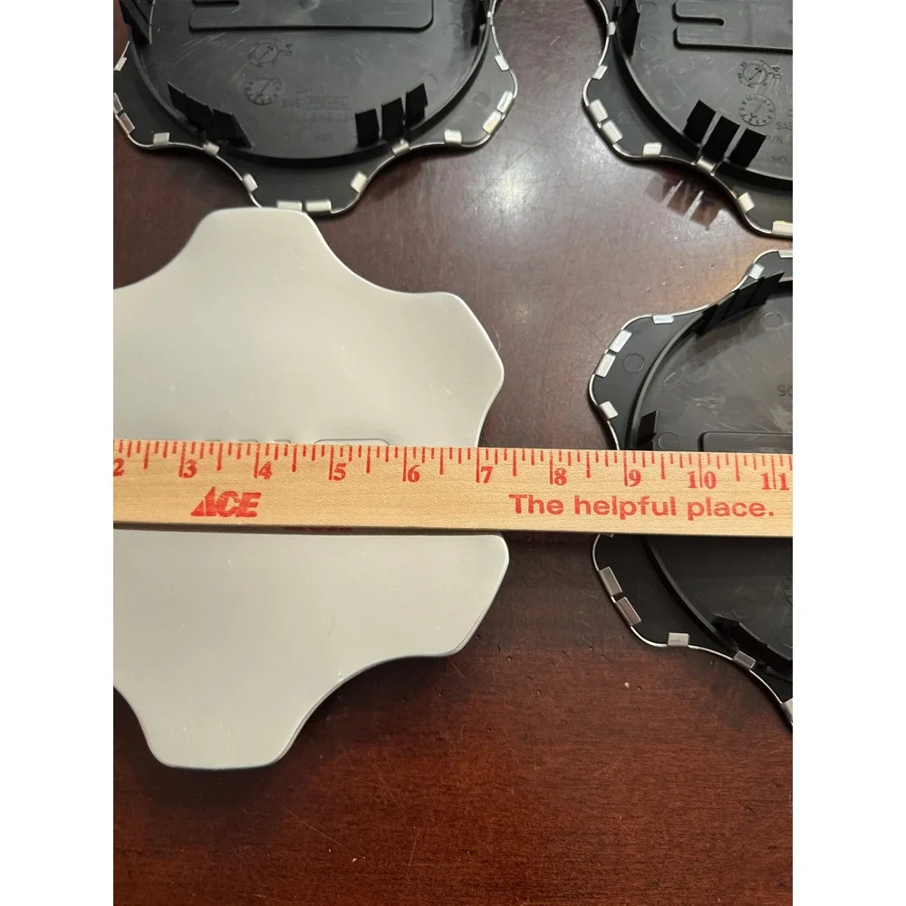 GMC Wheel Center Caps Set of 4 Silver OEM 9594256 Truck SUV Replacement